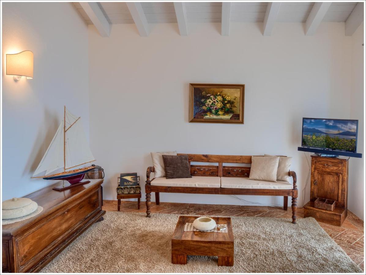 Villa Aquarius - Larihome A08 Vercana エクステリア 写真